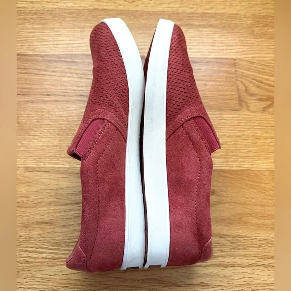 Dr. Scholl's Madison Sneaker, Size 9, Fuchsia Pink - Picture 4 of 5